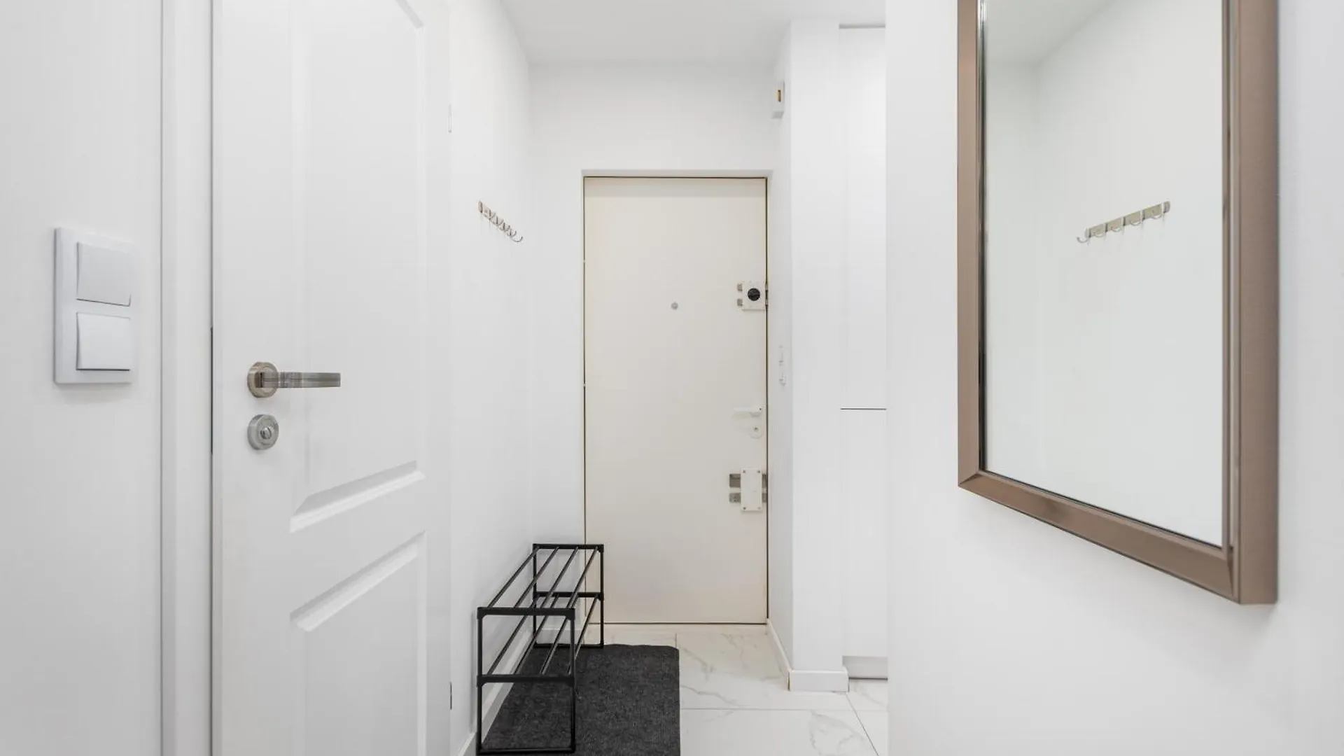 Aleja Jana Pawla II 20 B By Homeprime Warschau Appartement